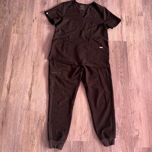 FIGS Black Scrub Set